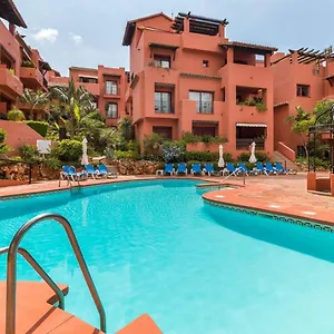 Beachfront, 3pools, King Bed, Free Gymparking Apartment